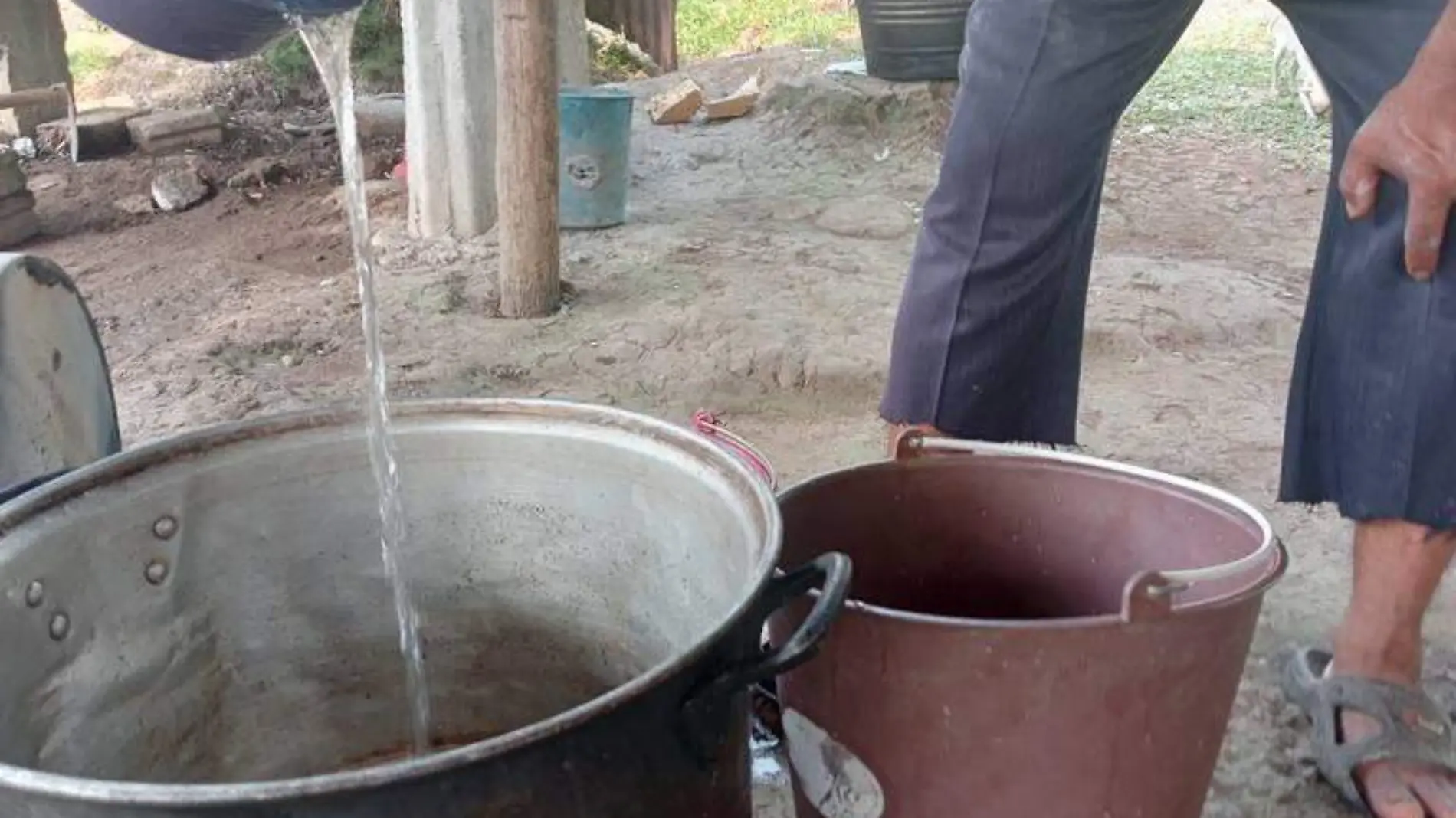 Agua en cubeas